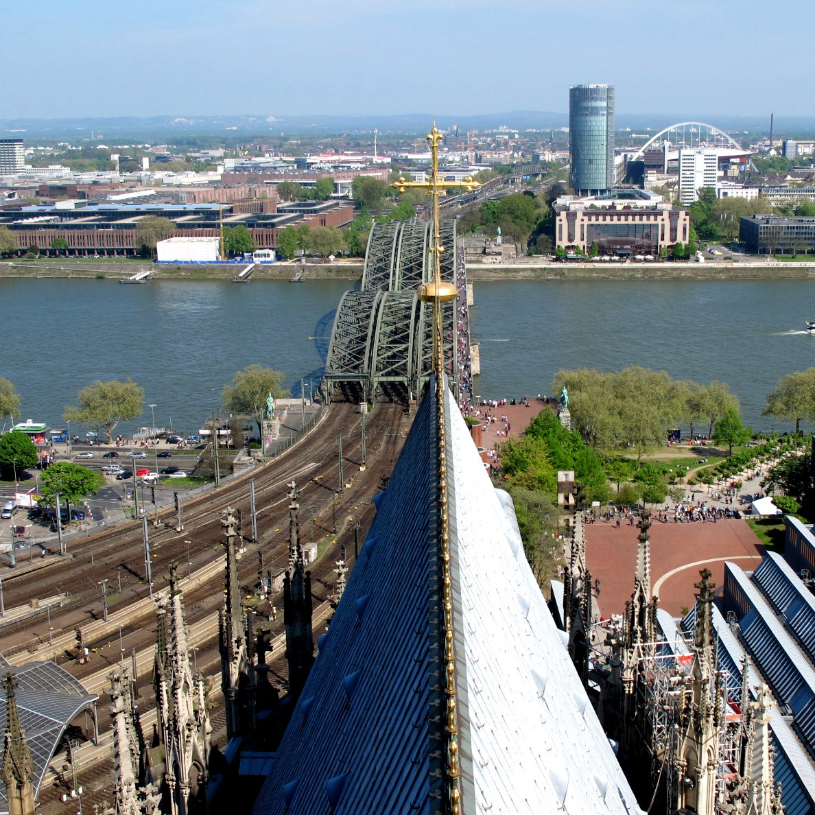 Guiding Architects, destination: Köln (Fig. 1)