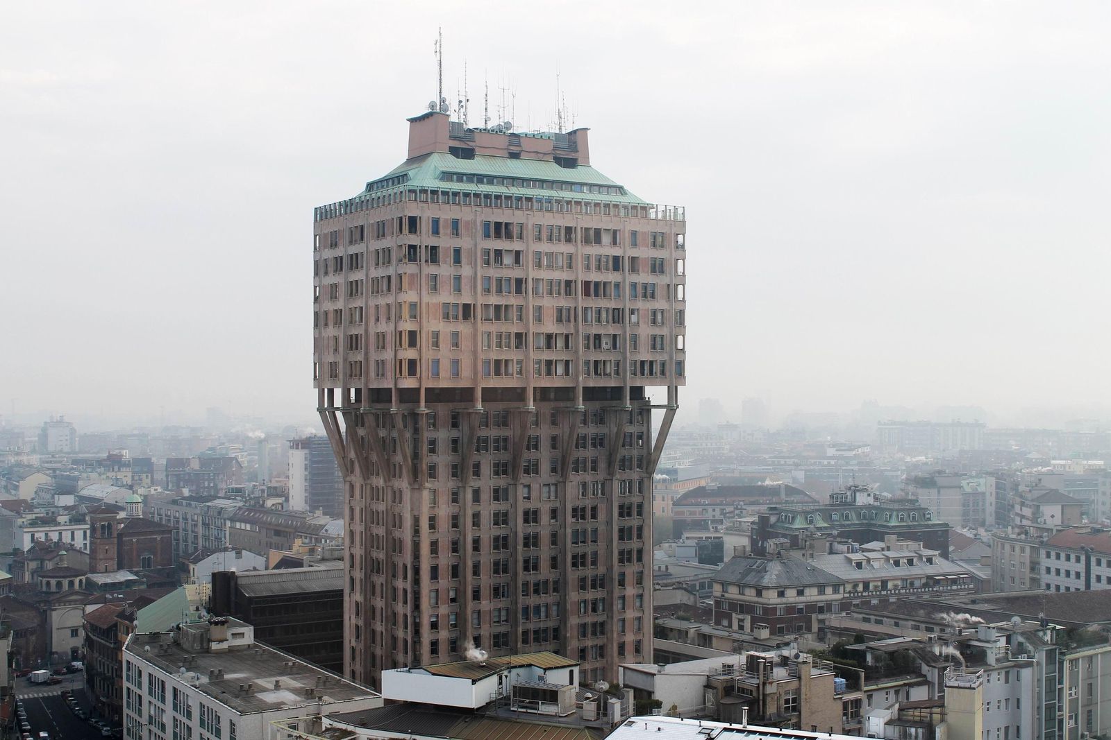 Guiding Architects, article: Domus Discovering Cities: a guided tour around Milan (Fig. 2)