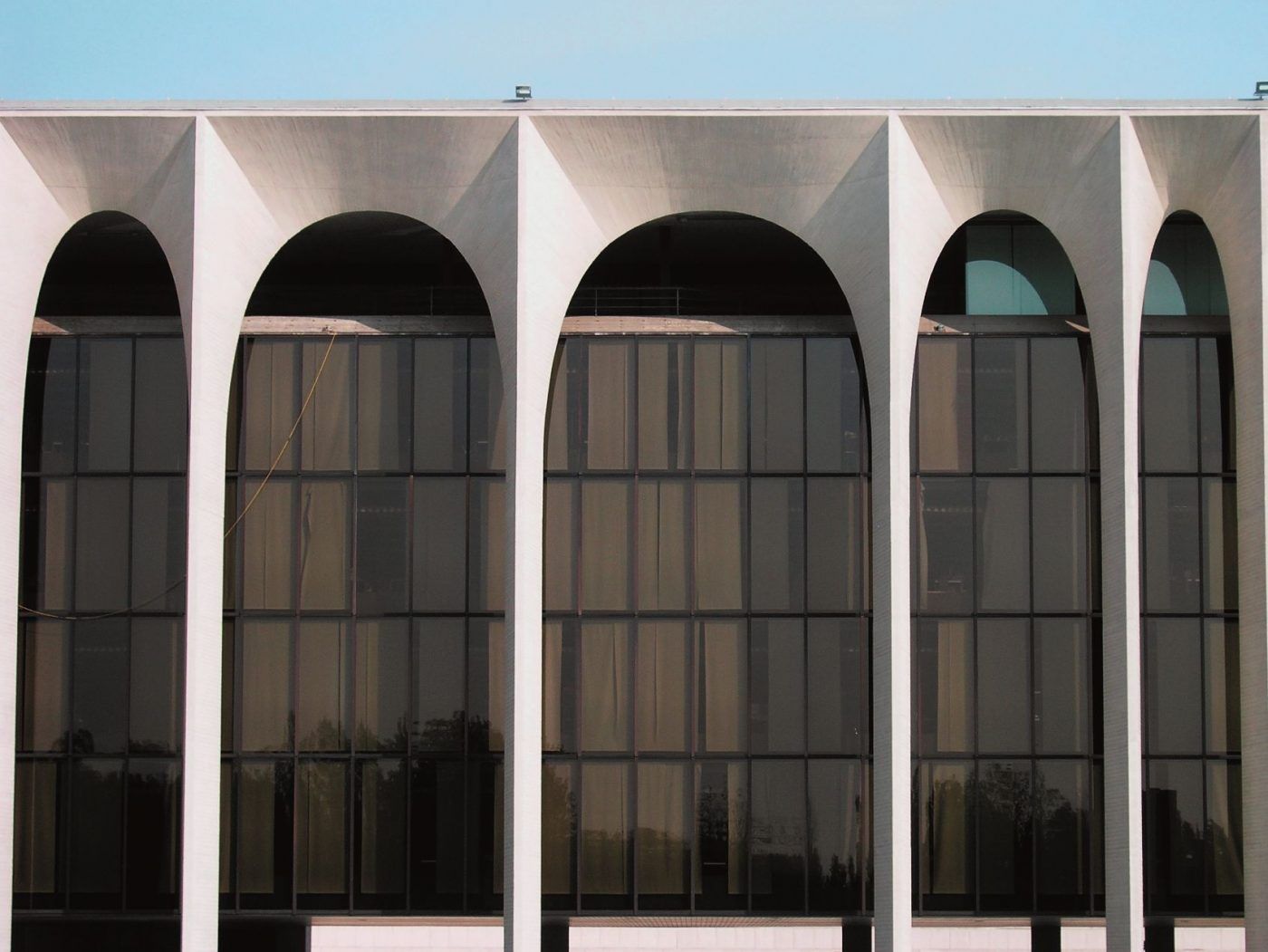 Guiding Architects, article: Los primeros 50 años en Milán de Niemeyer: la sede del Grupo Mondadori (Fig. 3)