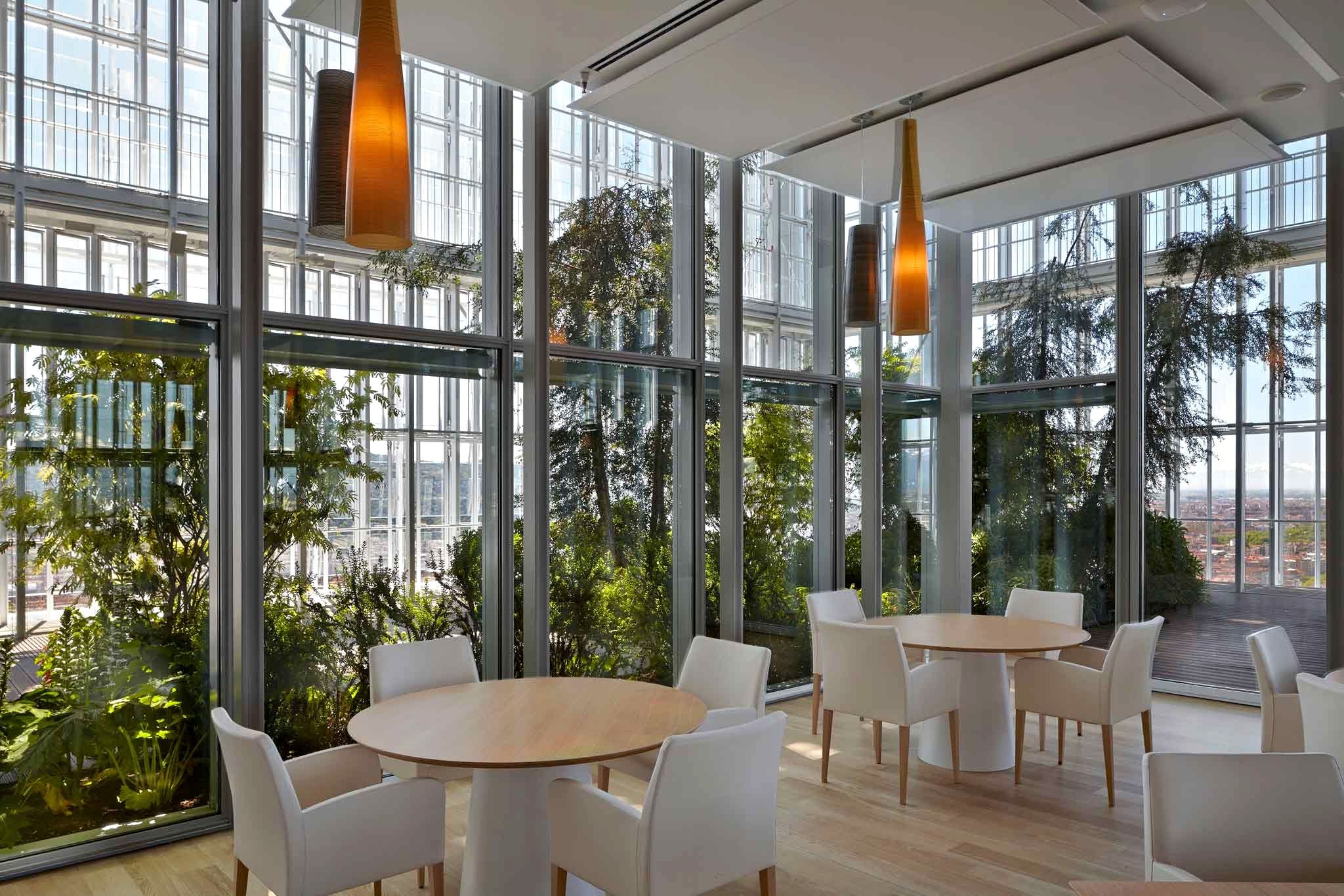 Guiding Architects, article: Piano 35: el restaurante más alto de Italia (Fig. 2)
