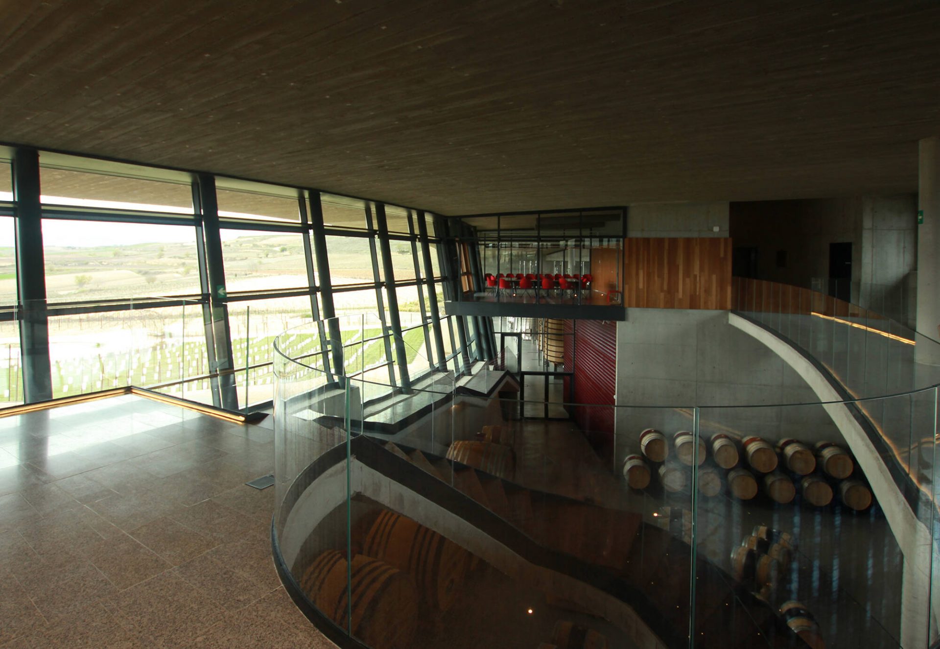 Guiding Architects, article: A new destination for the winetourism: the new Beronia winery convinces with sustainable design and landscape integration (Fig. 4)