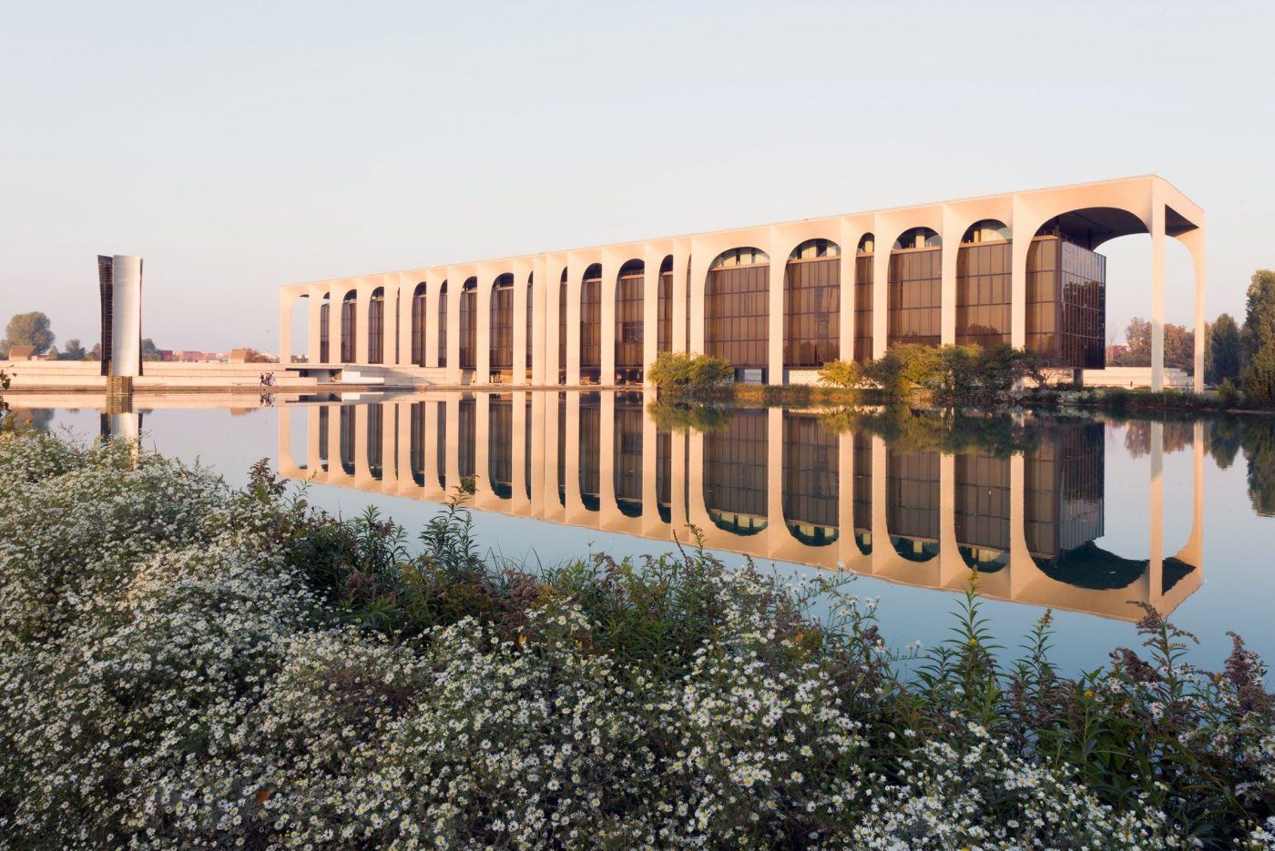 Guiding Architects, article: Los primeros 50 años en Milán de Niemeyer: la sede del Grupo Mondadori (Fig. 2)