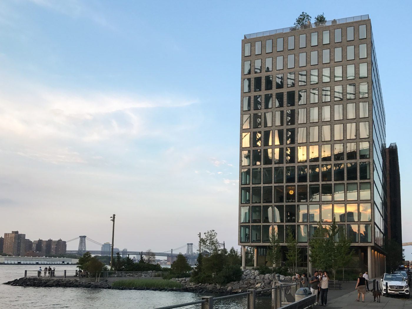 Guiding Architects, article: Architecture Nouvelle sur les rives de Brooklyn et du Queens (Fig. 3)