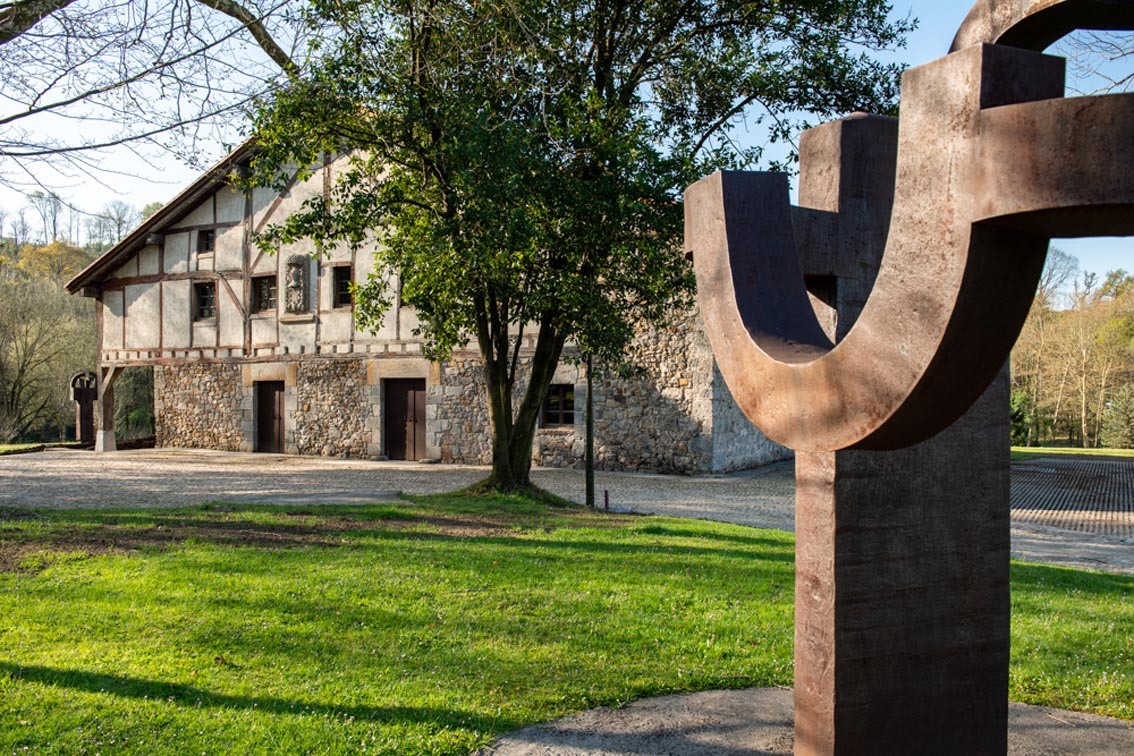 Guiding Architects, article: Chillida, una obra de arte en plena naturaleza (Fig. 3)