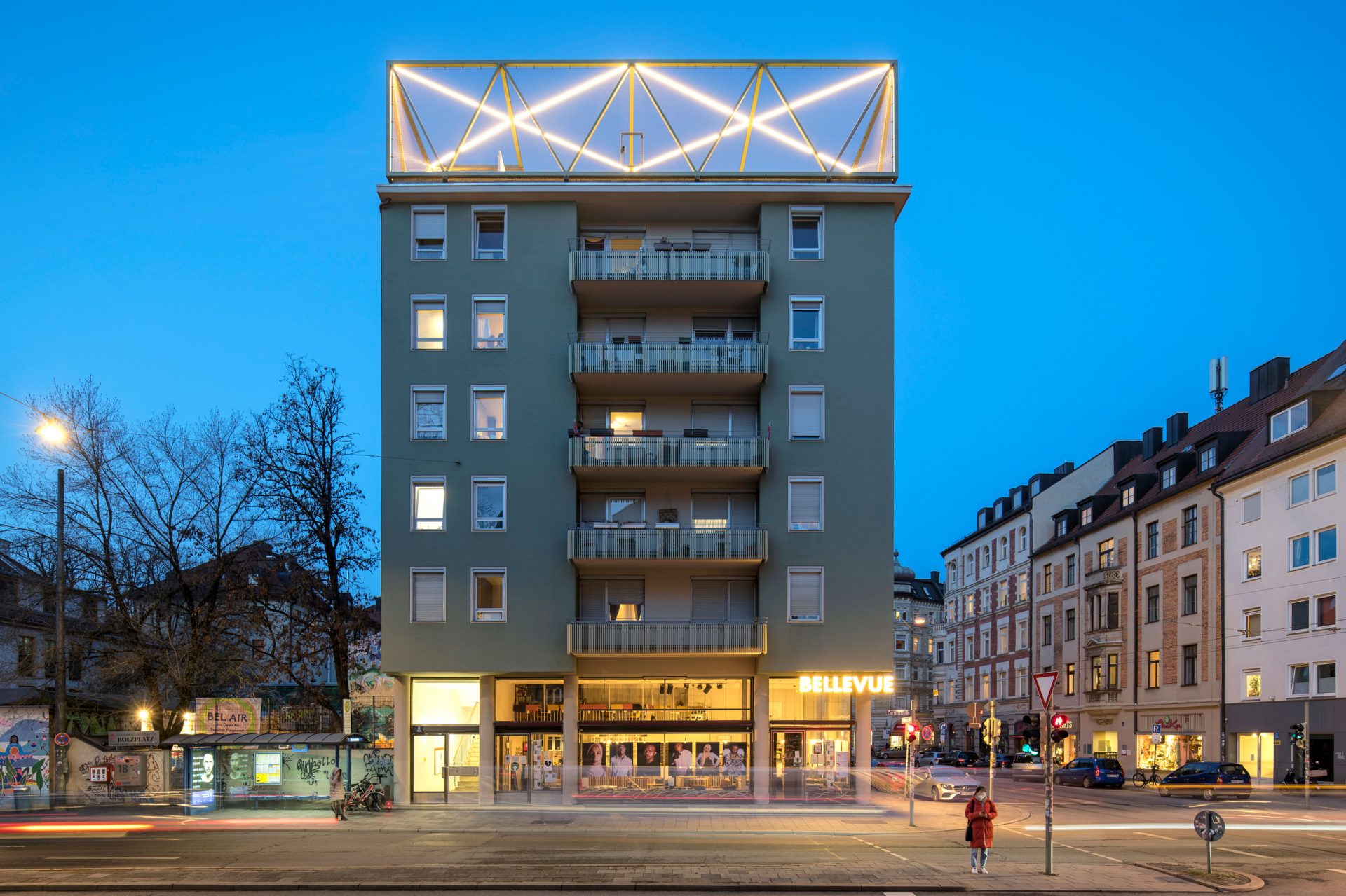 Guiding Architects, article: El «Bellevue di Monaco»: el popular punto de encuentro de Múnich para la interacción de locales y refugiados (Fig. 2)