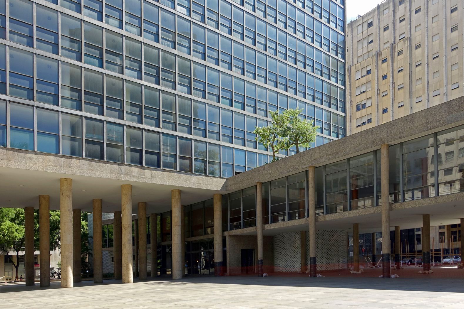 Guiding Architects, article: Kenneth Frampton découvre l’architecture brésilienne moderne (Fig. 2)