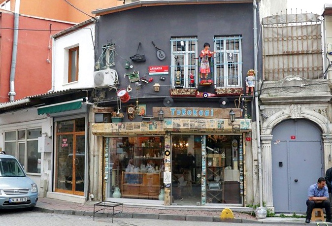 Guiding Architects, article: Istanbul Alive — Living Architecture, Living City (Fig. 2)