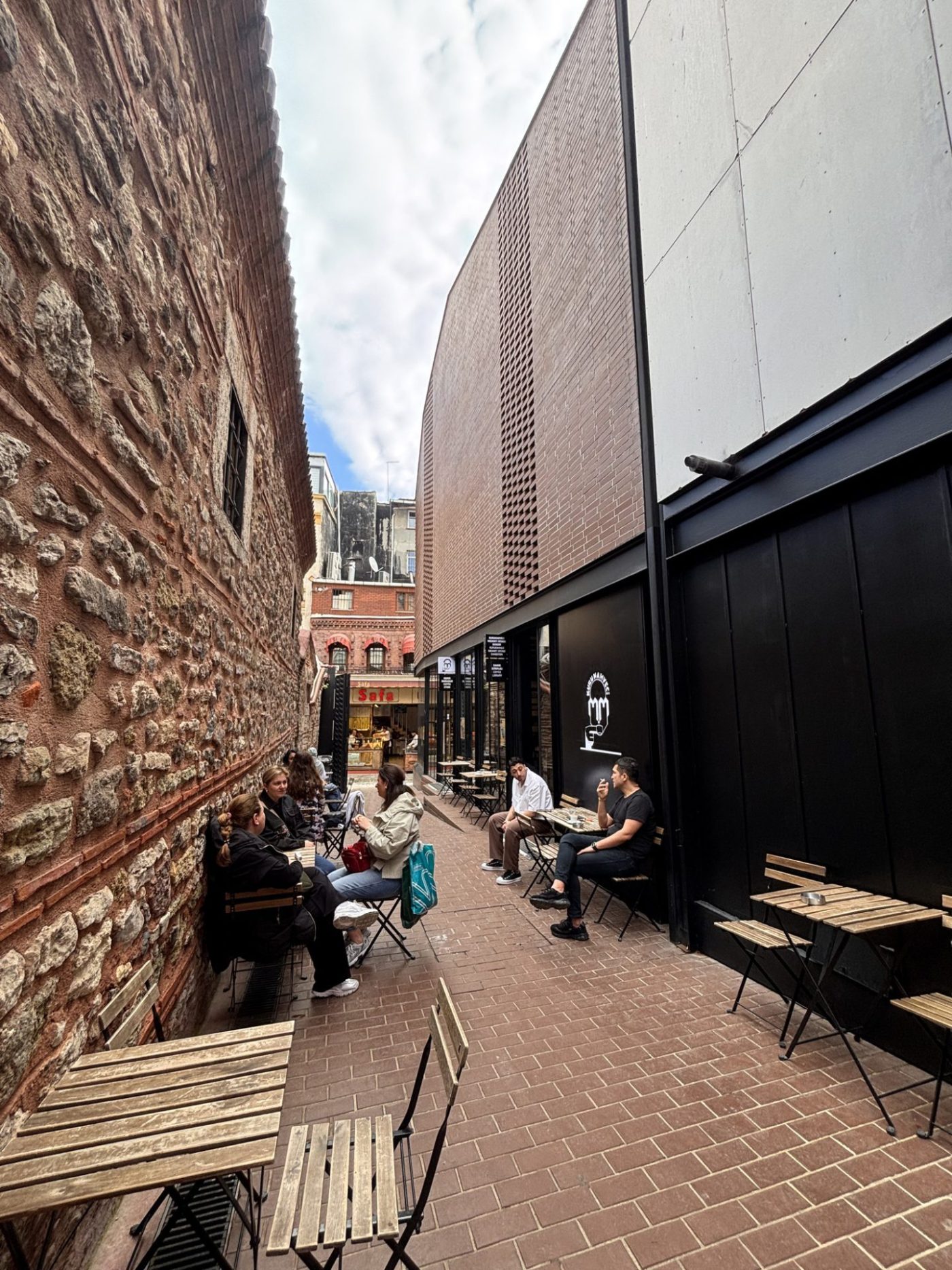 Guiding Architects, article: Café rencontre le design : Une pause-café Art Déco à Istanbul (Fig. 7)