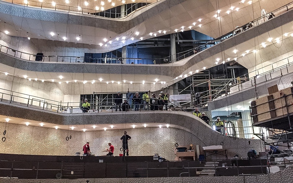 Guiding Architects, article: The Elbphilharmonie Great Hall (Fig. 2)