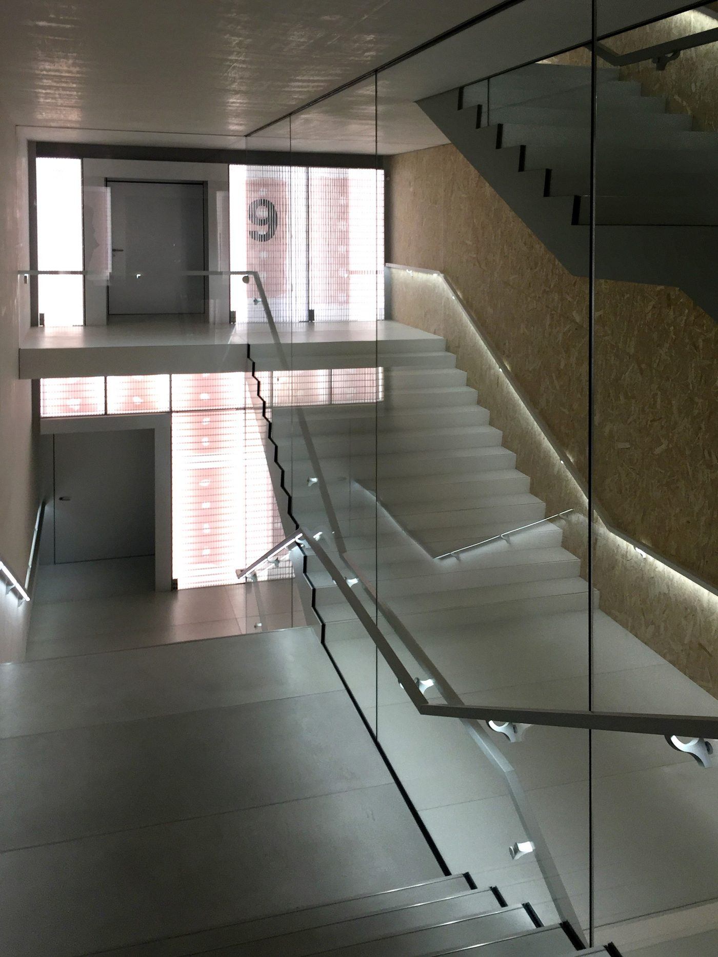 Guiding Architects, article: La nouvelle tour réalisée par l’agence OMA marque l’achèvement de la Fondation Prada de Milan (Fig. 6)