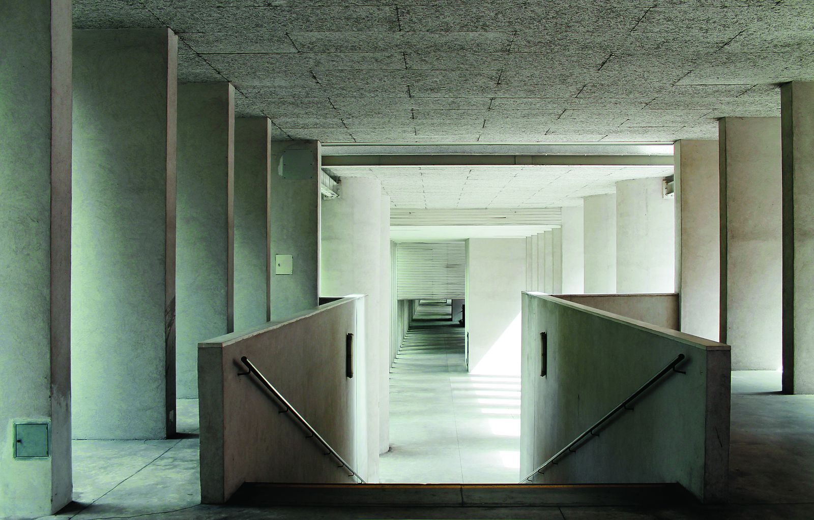 Guiding Architects, article: Domus Discovering Cities: a guided tour around Milan (Fig. 3)