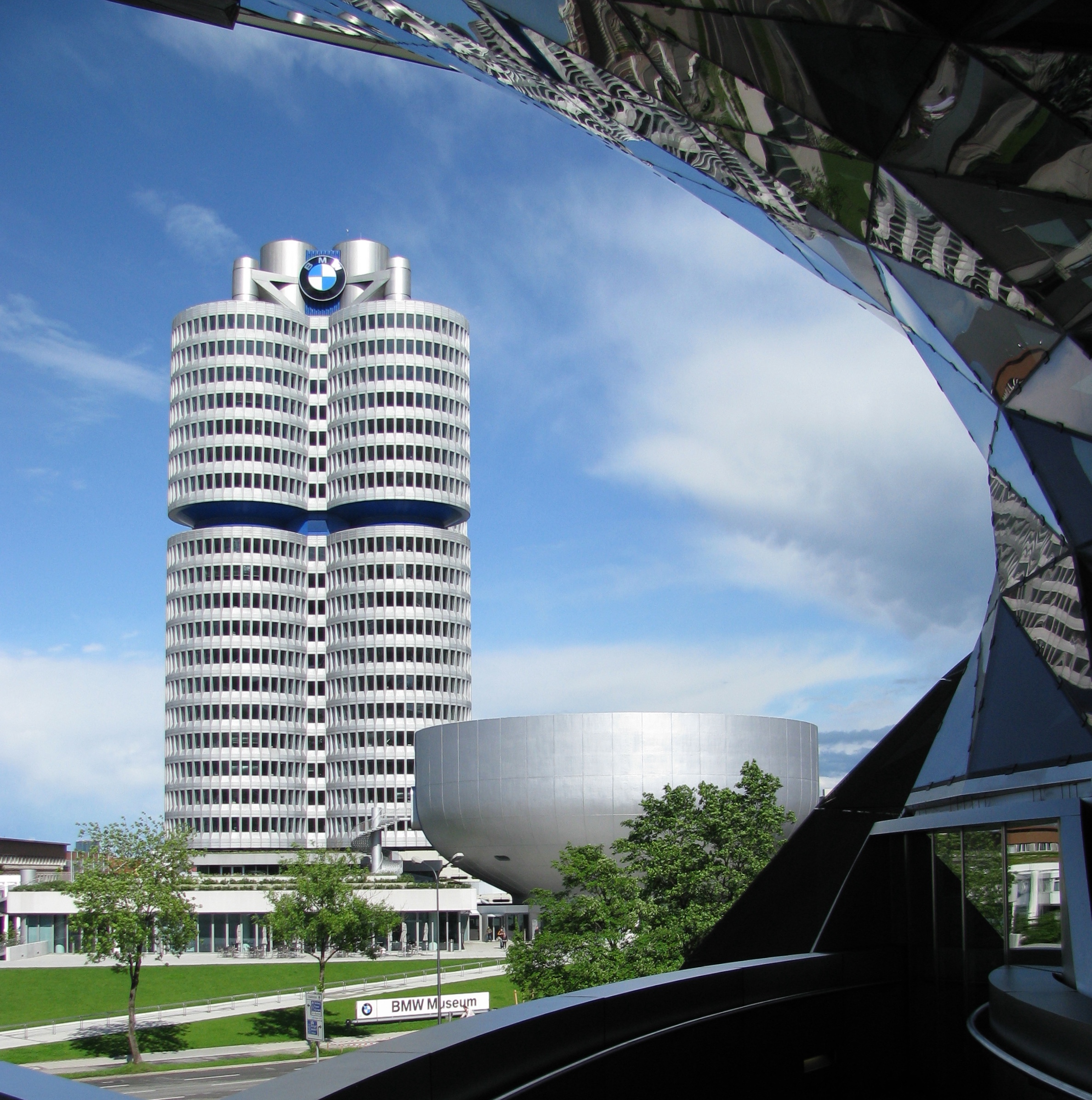 Guiding Architects, tour: The Olympic Park & Village (Fig. 4)