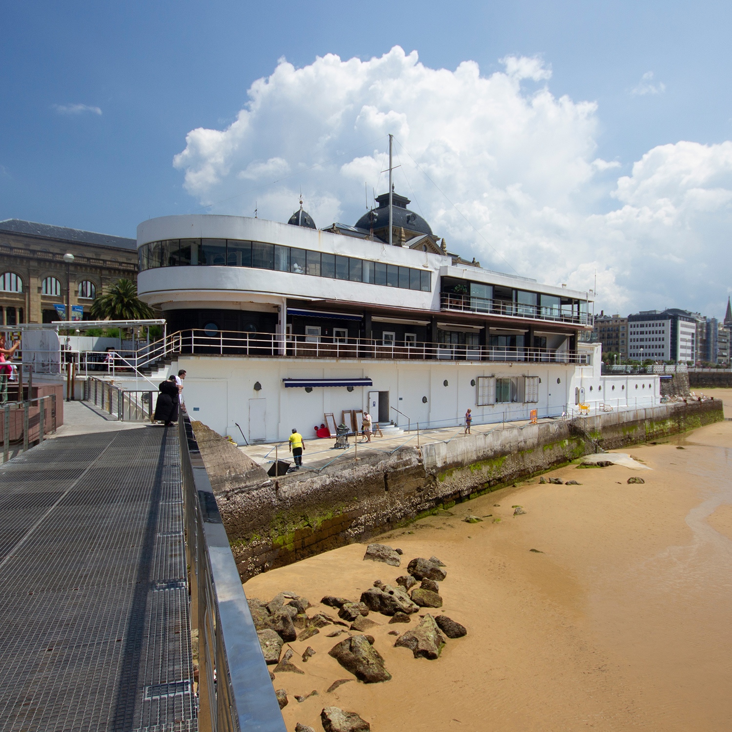 Guiding Architects, tour: Urbane Perspektiven von San Sebastián (Fig. 1)
