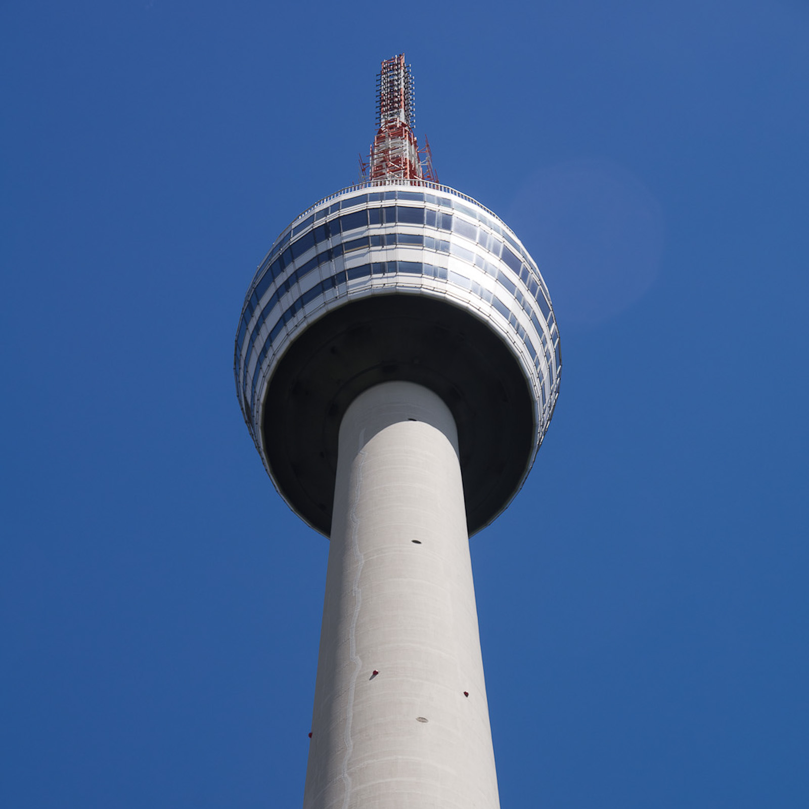 Guiding Architects, tour: Ton Stuttgart (Fig. 1)
