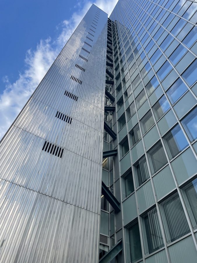 The high-rise building by H. Hentrich and H. Petschnigg brought American modernism to the Rhine in 1960. - Düsseldorf