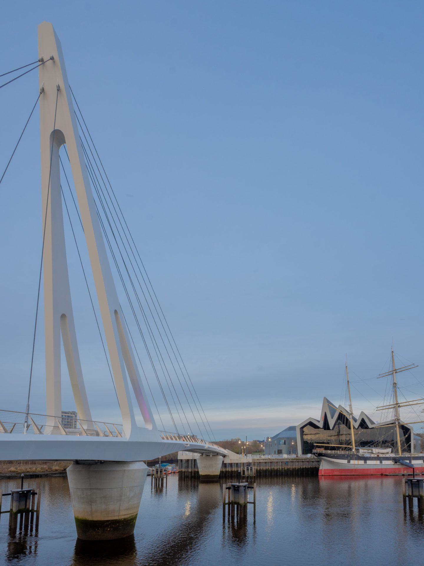 View North across the River Clyde to Riverside Museum.