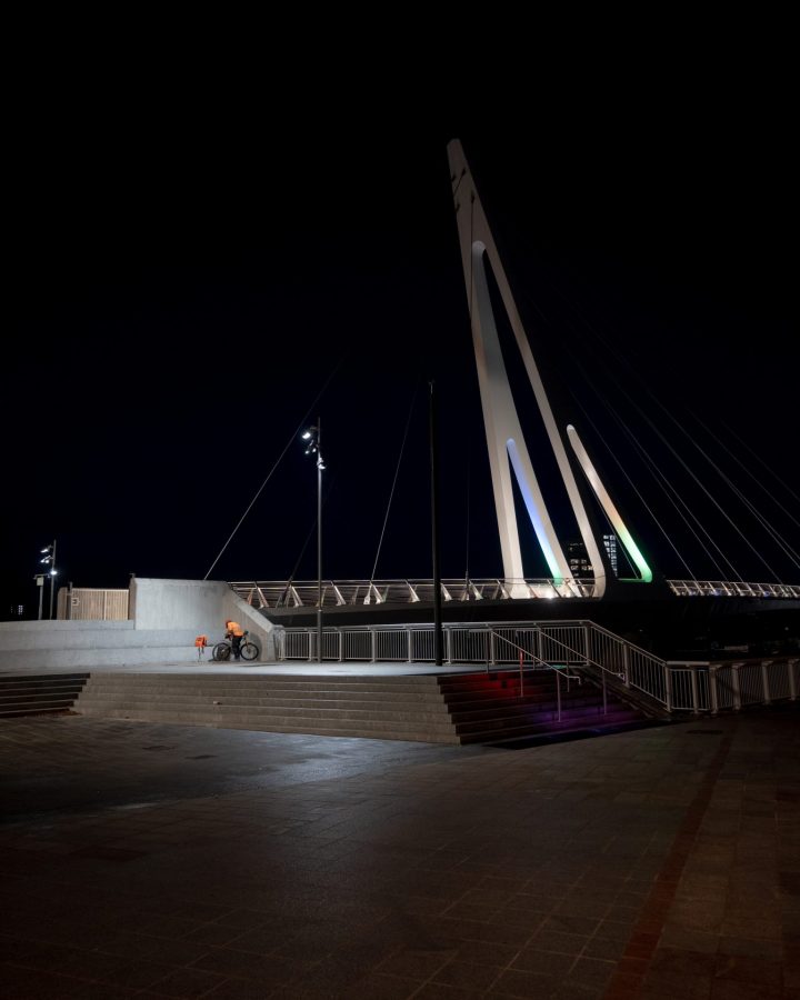 Night image of the new Govan-Partick bridge. 